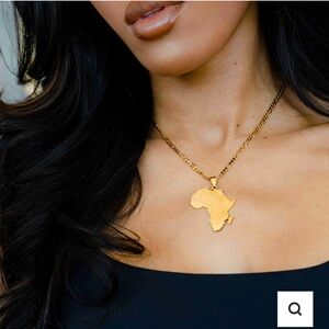 **NEVER WORN** AFRICAN MAP NECKLACE - 18K GOLD PLATED